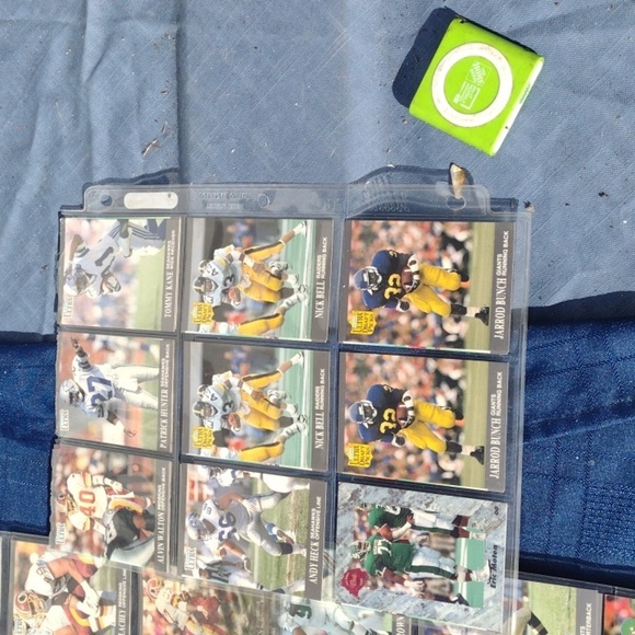 Football Card Lot - Picture 4 of 4